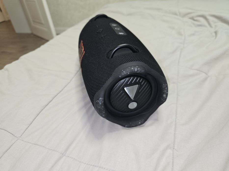 Колонка портативная JBL
