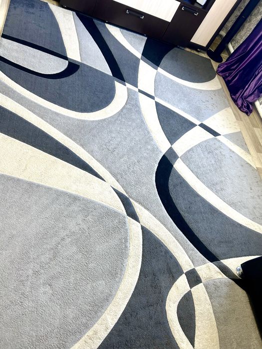 Продам стенку, ковер, кровать