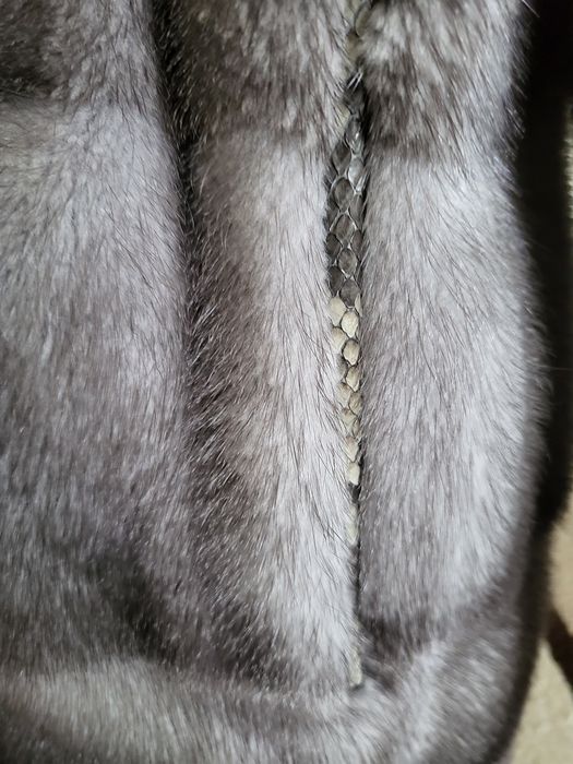 Продам норковую шубу Алесандро Боссо