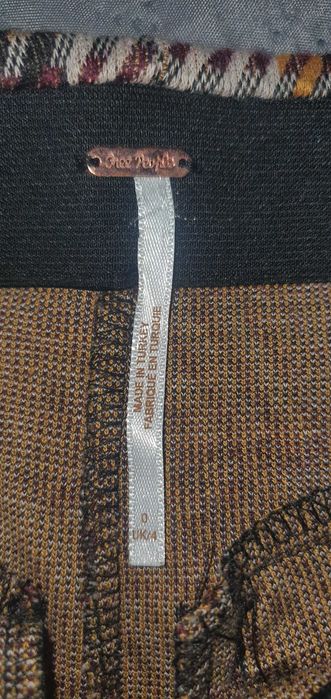Pantaloni eleganti din material fin ,marime 36 EU,nepurtati