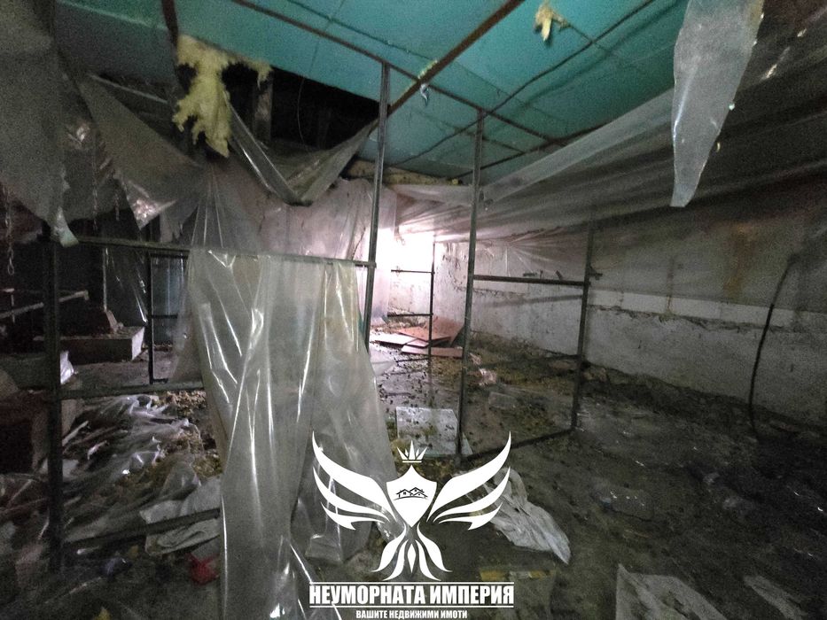 Продавам склад/селскостопански сгради 1450РЗП в имот 8700кв с.Боянци