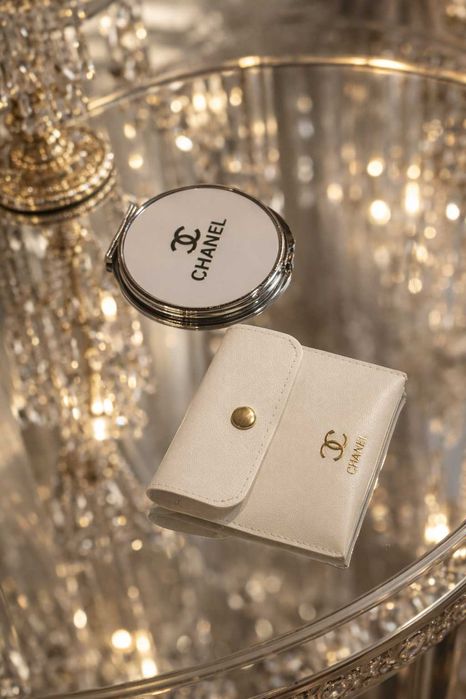 огледало с кожен калъф на шанел chanel джобно огледалце аксесоар