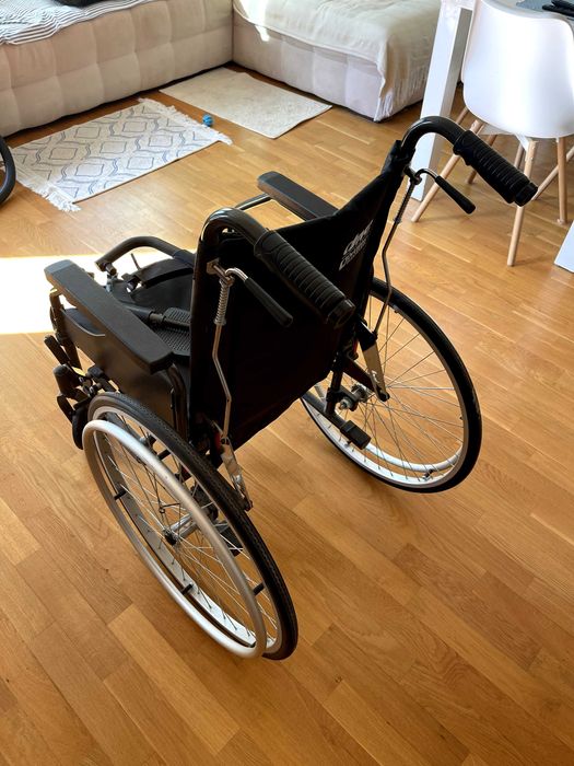 Инвалидна количка Drive DeVilbiss Novo Light I, 42 см, до 125 кг