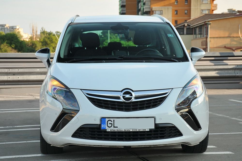 OPELZafira Tourer CDTI unic proprietar  0745315233