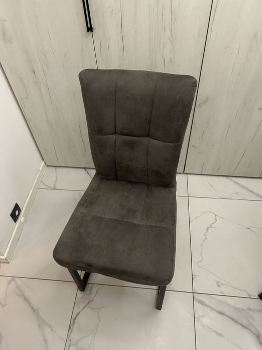 Трапезни столове