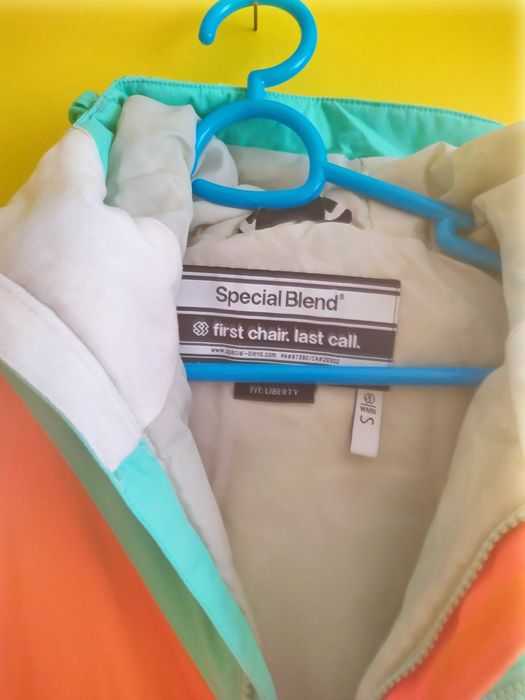 Дамско зимно яке за ски/сноуборд