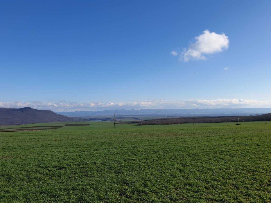 3.3 дка от собственик до гл.път Варна-Русе