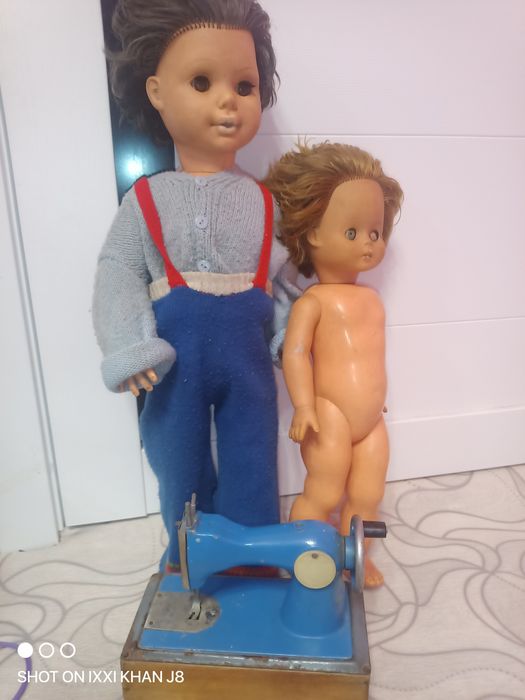 Игрушки 2 куклы и швейная машинка советские