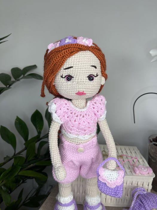 Плетена кукла с дрехи