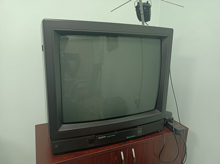 Продам б/у телевизоры на запчасти