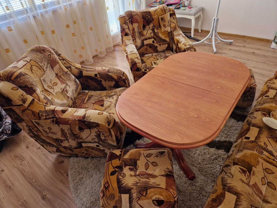 Обзавеждане за хол/трапезария - диван, секция, маса