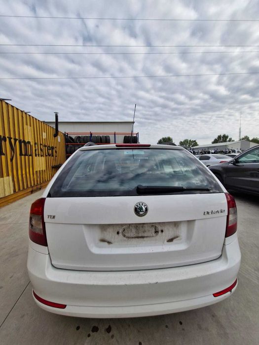 Dezmembrez Skoda Octavia 2 facelift 2012 1.6D 2.0D Skoda Fabia 2 2009