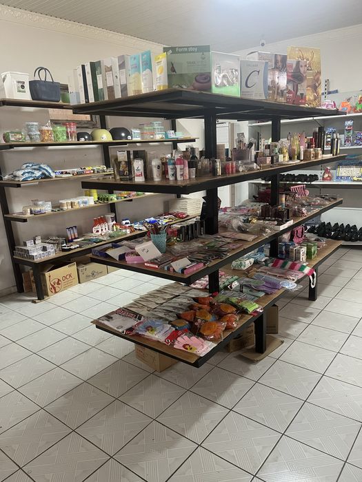 Стеллаж острааок для магазина