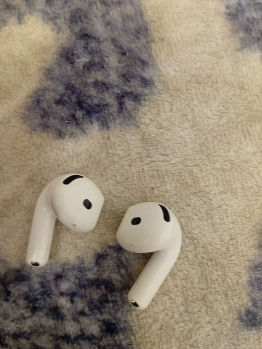 AirPods 3 поколения
