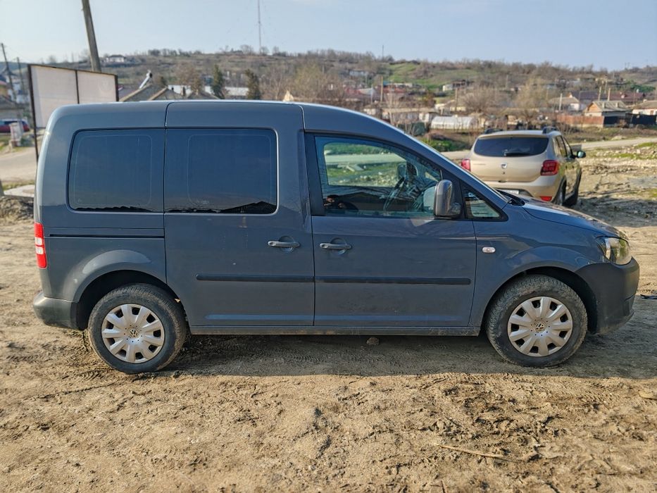 Vând volkswagen caddy
