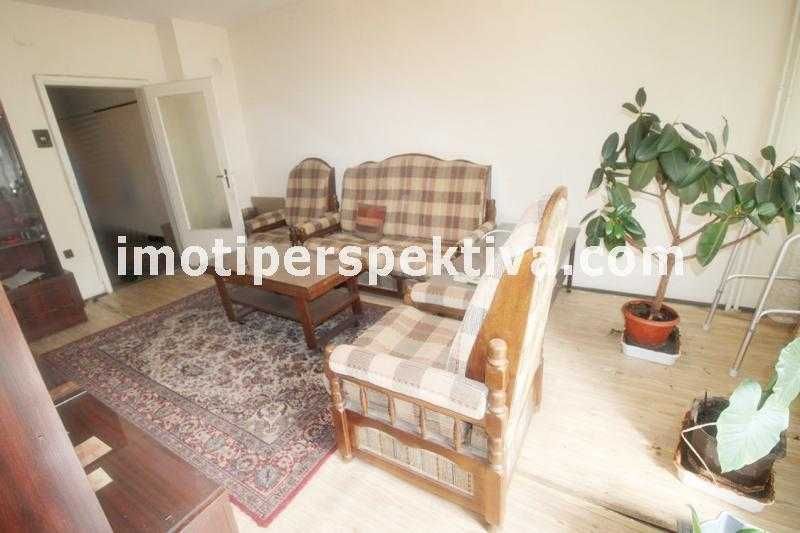 Продава се Тристаен апартамент в Пловдив, Кючук Париж - 100 кв.м за 1300 €/кв.м - Снимка #1