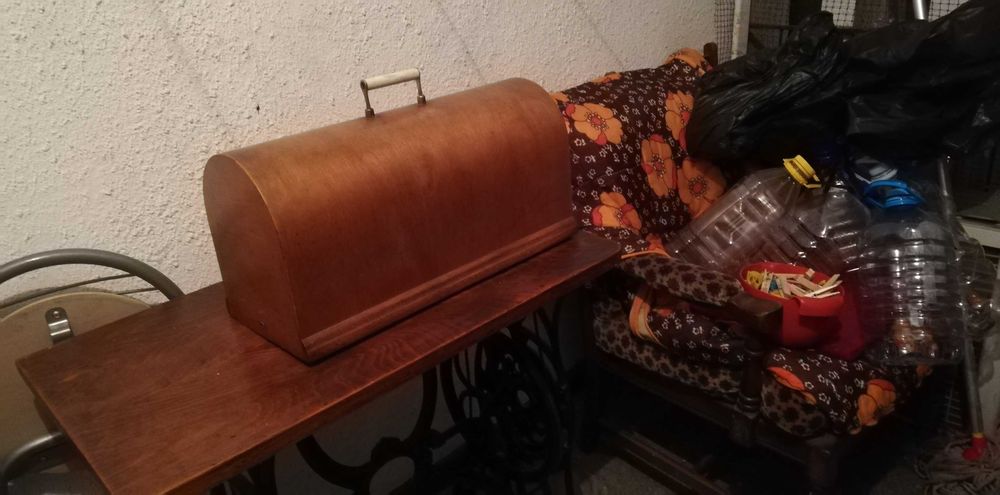 Masina de cusut veche