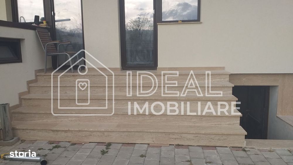 Casa moderna cu 4 camere, La  CHEIE in Poplaca