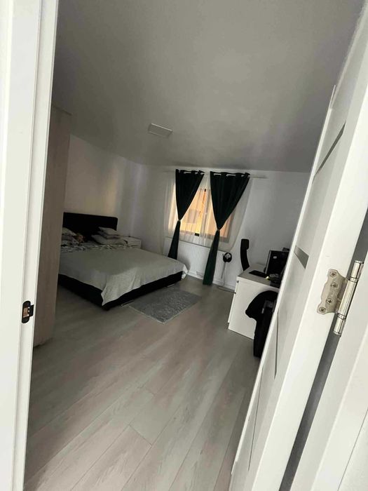 Casa moderna de vanzare, Isalnita,90MP util + 30MP doua terase,curte spatioasa, panouri fotovoltaice