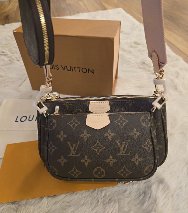 Налична чанта Louis Vuitton Multi Pochette Accessoires