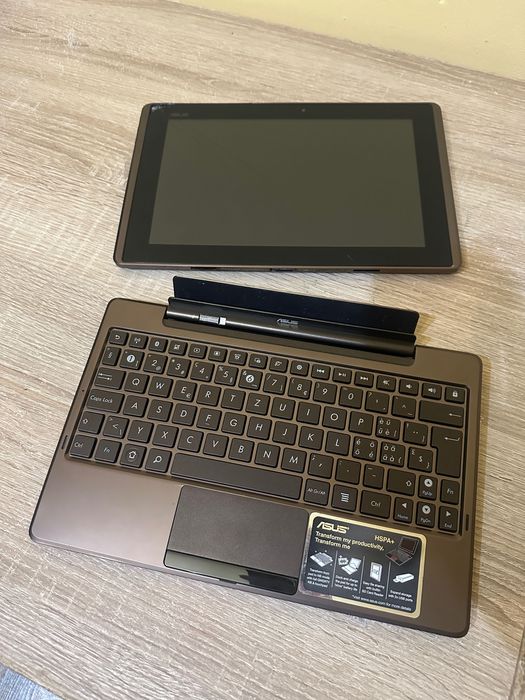 Таблет-лаптоп Asus Eee Pad Transformer TF101