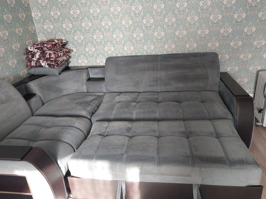 Продаю угловой диван
