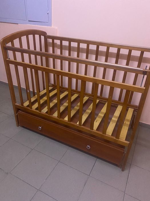 Детская кроватка