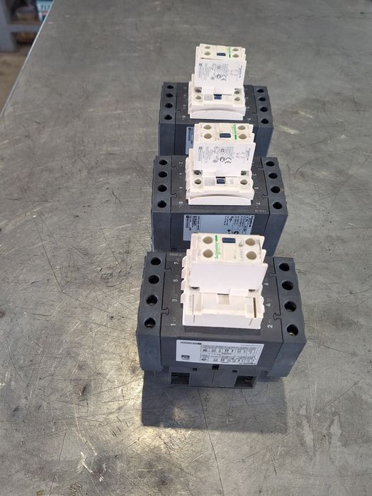 Контактори Schneider 60A