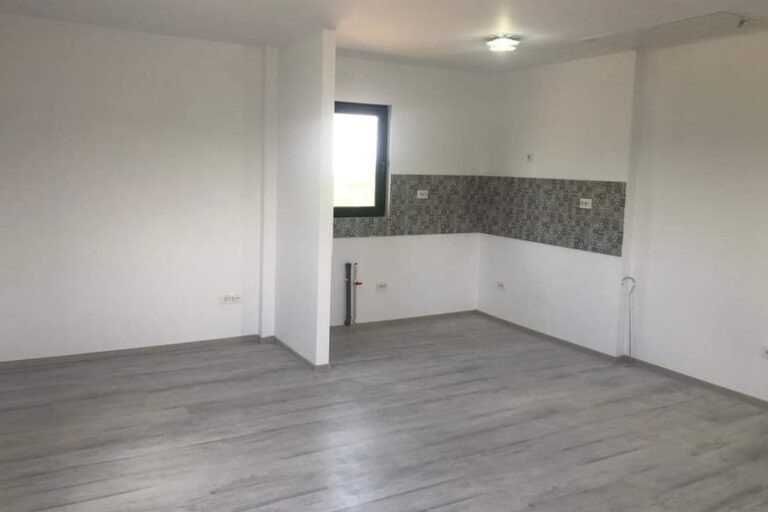 Casa Modulara, Garaje Auto si Containere stil birou din structura metalica si panou sandwich termoizolant