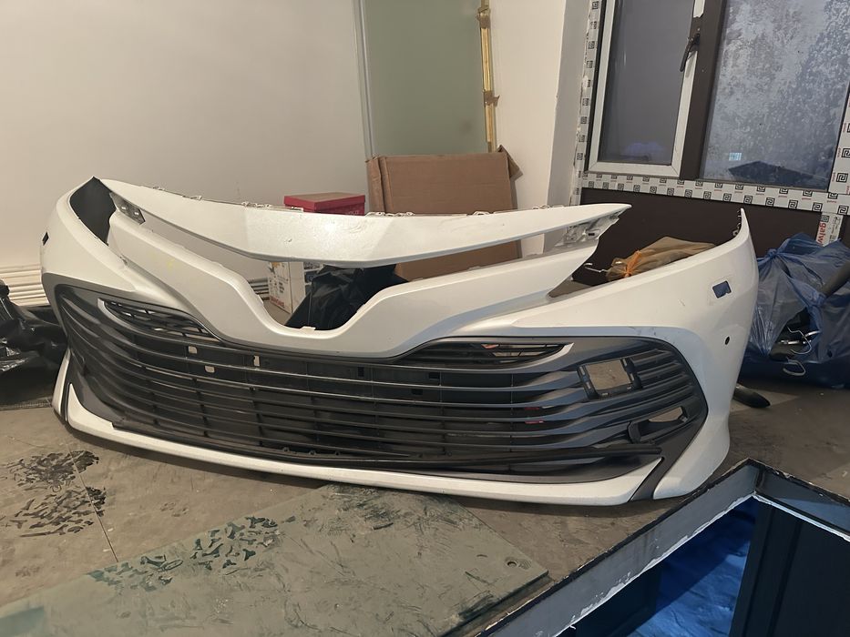 Продам передний бампер от Камри 70