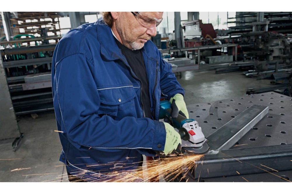 Аккумуляторная угловая шлифмашина (болгарка) BOSCH GWS 18V-10 pro