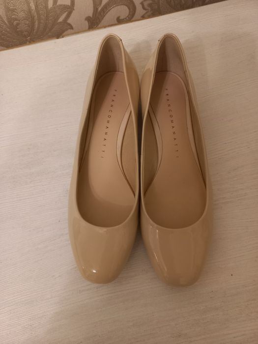 Туфли женские,симпатичные.