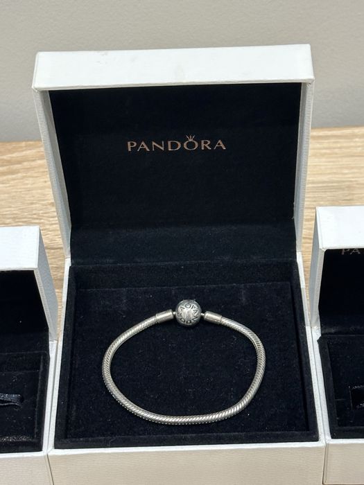 Гривна Pandora и талисмани