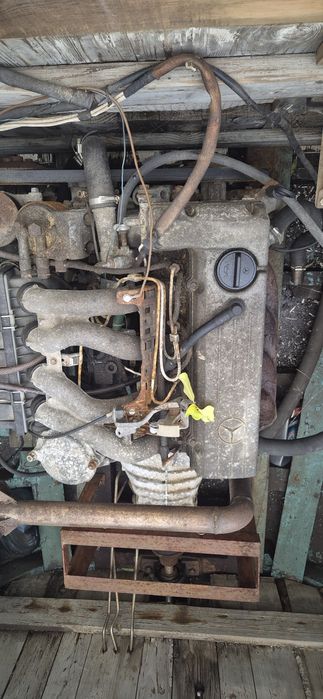 Двигател за лодка  мерцедес 2000 дизел