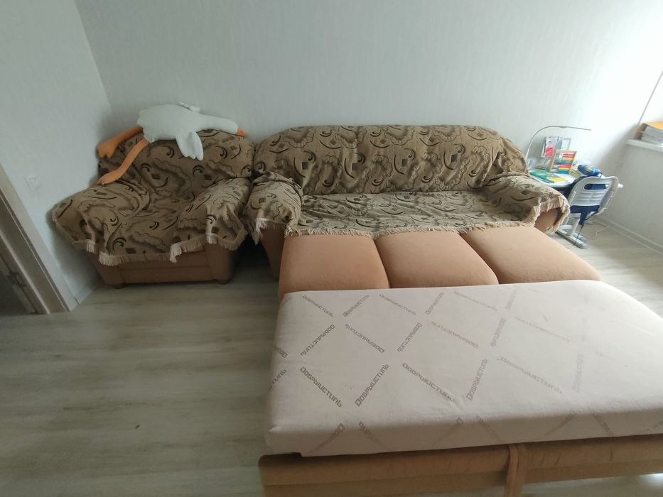 Продам срочно диван с креслом. Недорого!