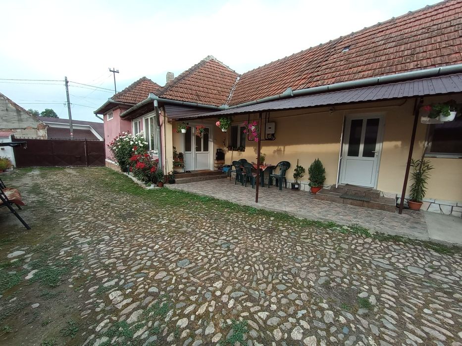 Casa 140 mp, 1060 mp teren