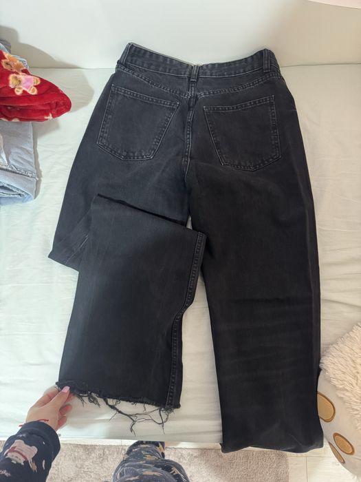 Черни дънки с широк крачол