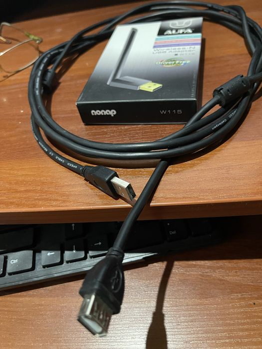 Продается вай фай усилитель со шнуром 3 х метровым