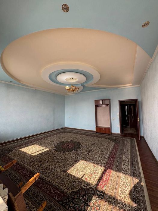 Теракзор томонда жойлашган 2 хонали квартира ижарага берилади