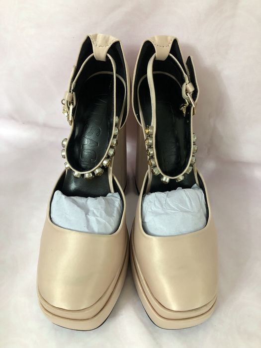 VERSACE оригинал туфли.37 размер.