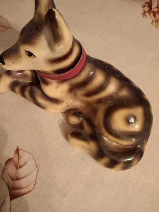 Колекция статуетки от българска керамика от соца