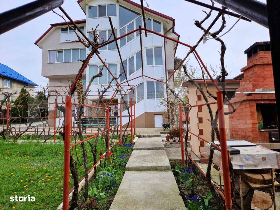 Casa  cu 2 apartamente, mansarda si teren 1000 mp – Tomesti