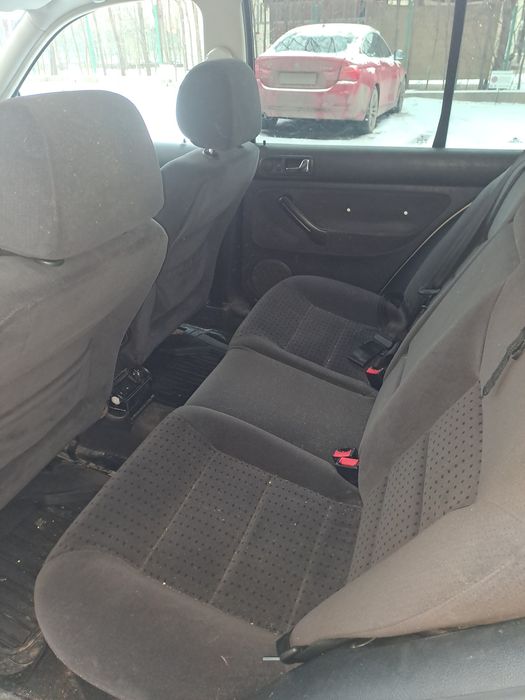 Se vinde masina in stare buna