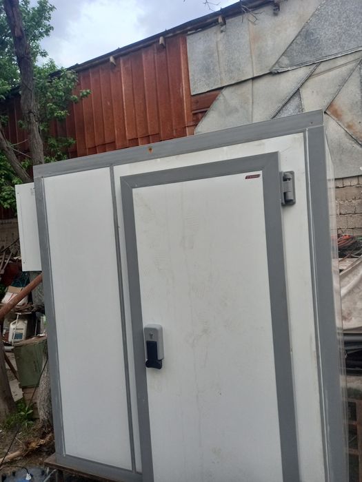 Морозильные и холодильные камеры