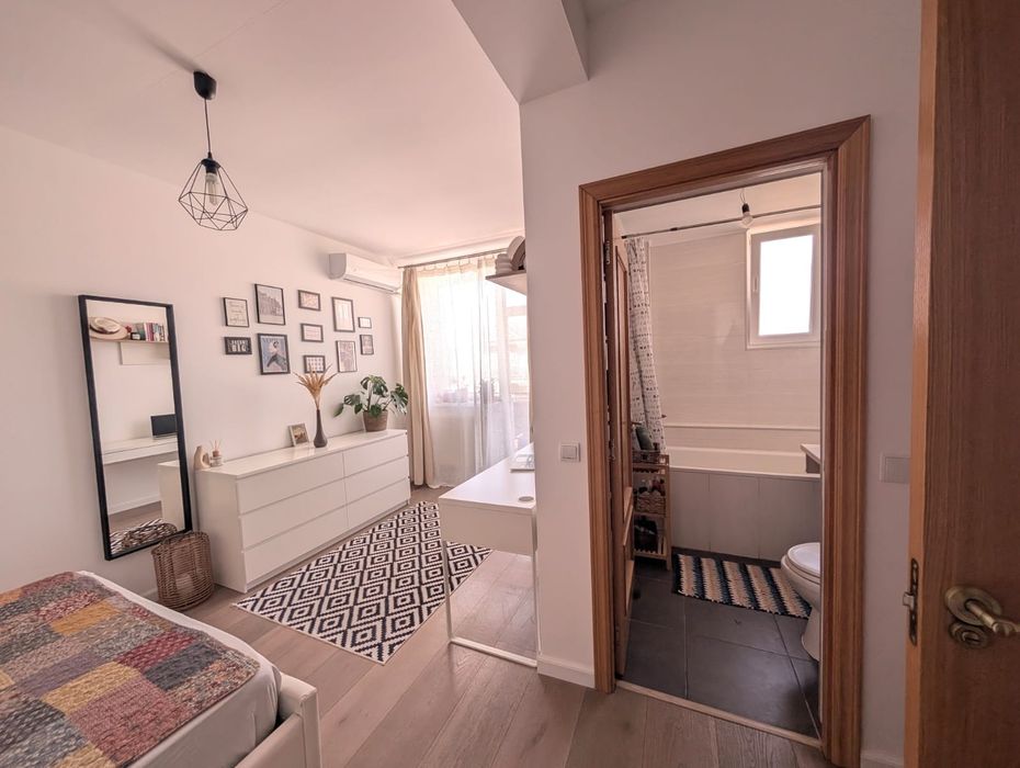 Vând apartament 3 camere