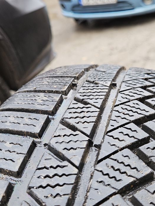 Continental WinterContact 235/55 R20