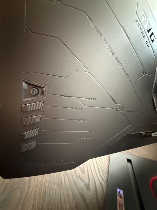 Монитор Asus ROG Strix / XG27UCS