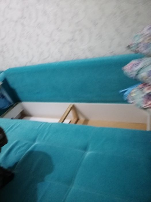 Диваны срочно продаю