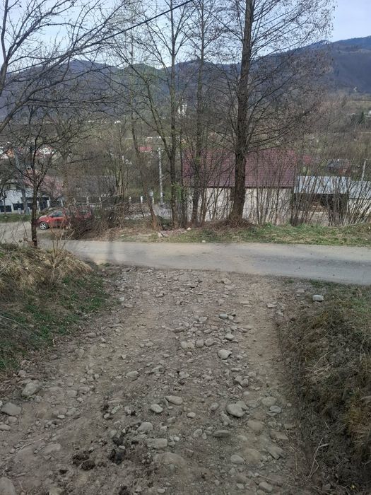 Vând pământ la Valea VISEULUI jud  MARAMUREȘ