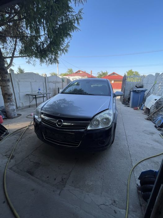 Dezmembrez Opel Astra H 1.6 Z16XER Automat